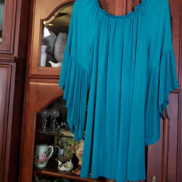 Beautiful batwing off shoulder boho top - Picture 4 of 4
